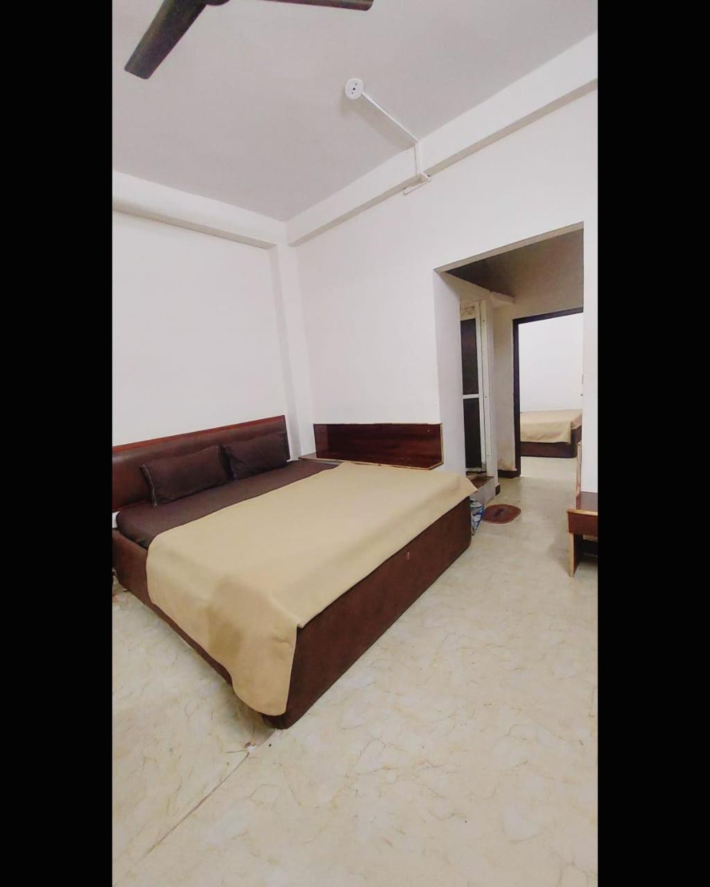 Hotel Prakash Palace Удджайн Экстерьер фото